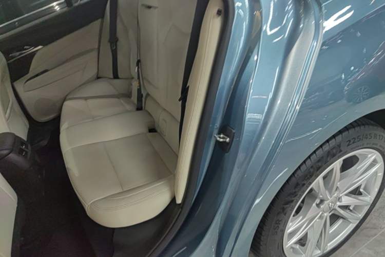 Used Cadillac CT4 2023 25T Fashion Edition Left Rear Seat