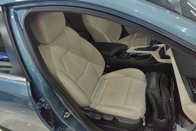 Used Cadillac CT4 2023 25T Fashion Edition Right Front Seat