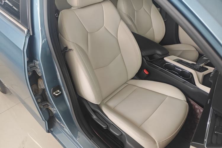 Used Cadillac CT4 2023 25T Fashion Edition Right Front Seat
