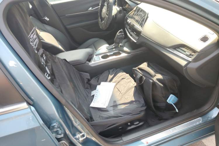Used Cadillac CT4 2023 28T Luxury Version Right Front Seat