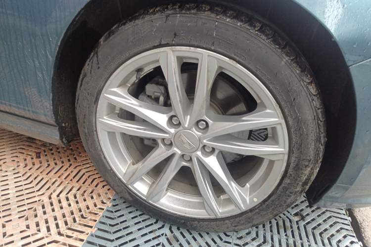 Used Cadillac CT4 2023 25T Fashion Edition Right Front Wheel Hub