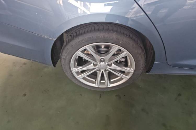 Used Cadillac CT4 2023 25T Fashion Edition Right Rear Wheel Hub
