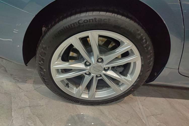 Used Cadillac CT4 2023 25T Fashion Edition Right Rear Wheel Hub
