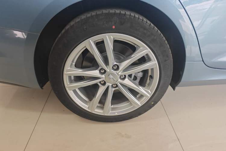 Used Cadillac CT4 2023 25T Fashion Edition Right Rear Wheel Hub