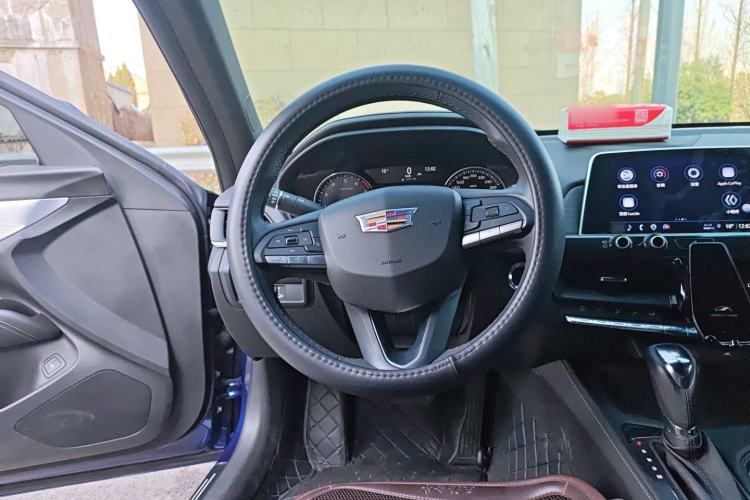 Used Cadillac CT4 2023 25T Luxury Model Steering Wheel