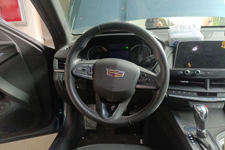 Used Cadillac CT4 2023 28T Luxury Version Steering Wheel
