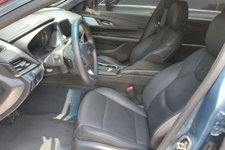 Used Cadillac CT4 2023 28T Luxury Version Left Front Seat