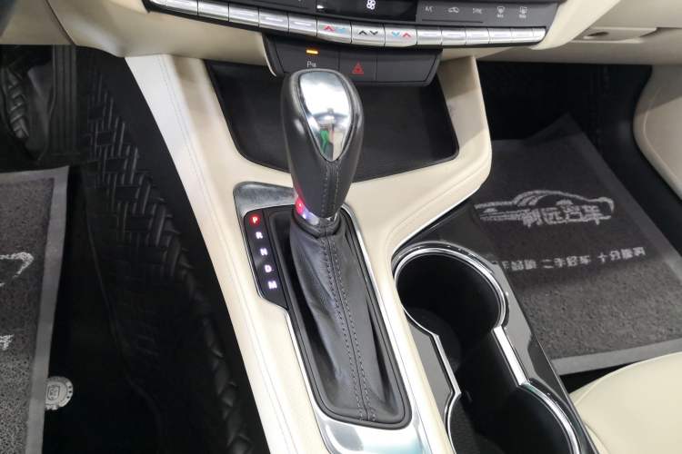 Used Cadillac CT4 2023 25T Fashion Edition Gear Lever