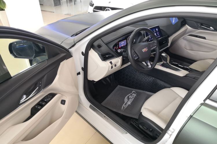 Used Cadillac CT4 2023 25T Fashion Edition Interior 3