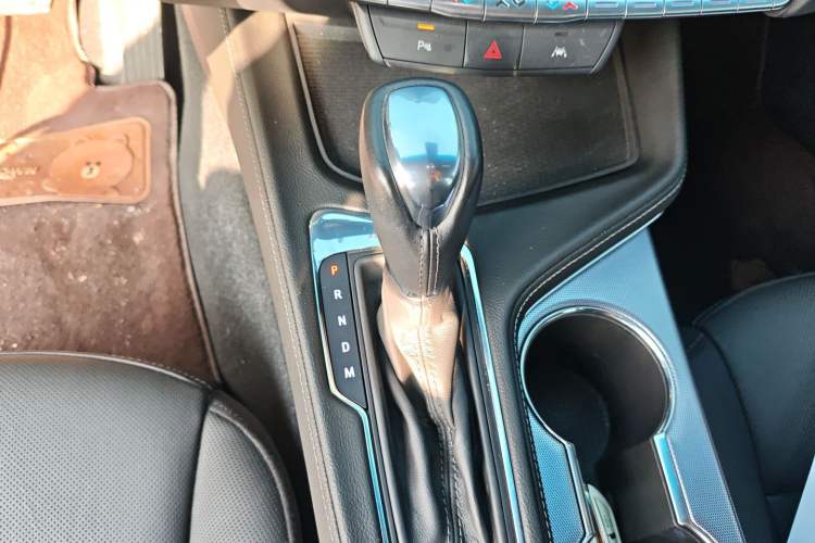 Used Cadillac CT4 2023 25T Luxury Model Gear Lever