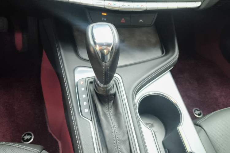 Used Cadillac CT4 2023 25T Luxury Model Gear Lever