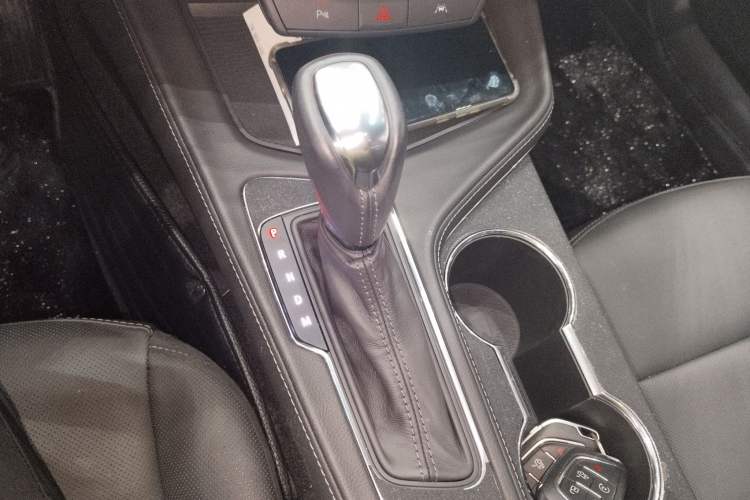 Used Cadillac CT4 2023 25T Luxury Model Gear Lever