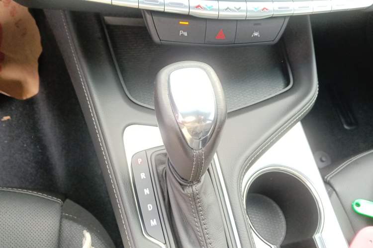Used Cadillac CT4 2023 25T Luxury Model Gear Lever