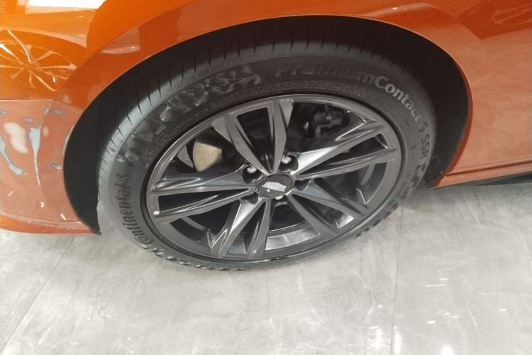 Used Cadillac CT4 2023 25T Luxury Model Left Front Wheel Hub