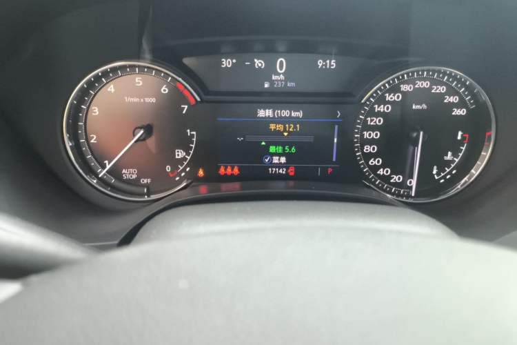 Used Cadillac CT4 2023 25T Luxury Model Odometer Close Up