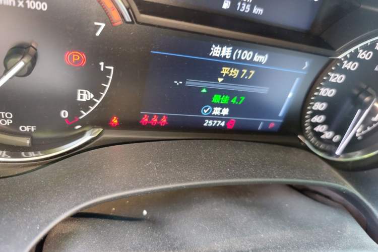 Used Cadillac CT4 2023 25T Luxury Model Odometer Close Up