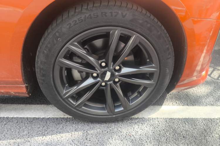 Used Cadillac CT4 2023 25T Luxury Model Right Front Wheel Hub