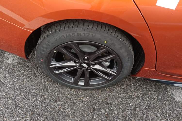 Used Cadillac CT4 2023 25T Luxury Model Right Rear Wheel Hub
