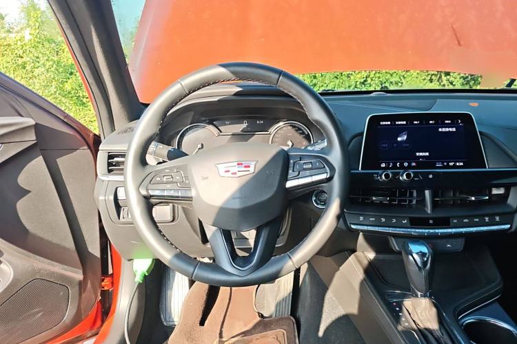 Used Cadillac CT4 2023 25T Luxury Model Steering Wheel