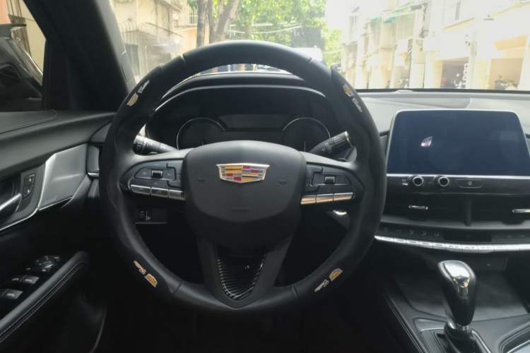 Used Cadillac CT4 2023 25T Luxury Model Steering Wheel