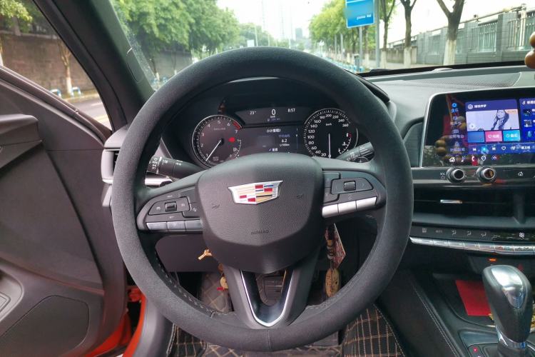 Used Cadillac CT4 2023 25T Luxury Model Steering Wheel