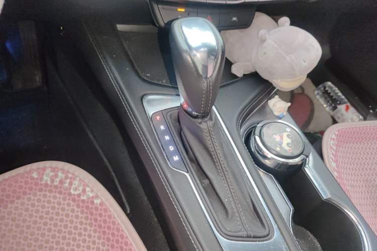Used Cadillac CT4 2023 25T Luxury Model Gear Lever
