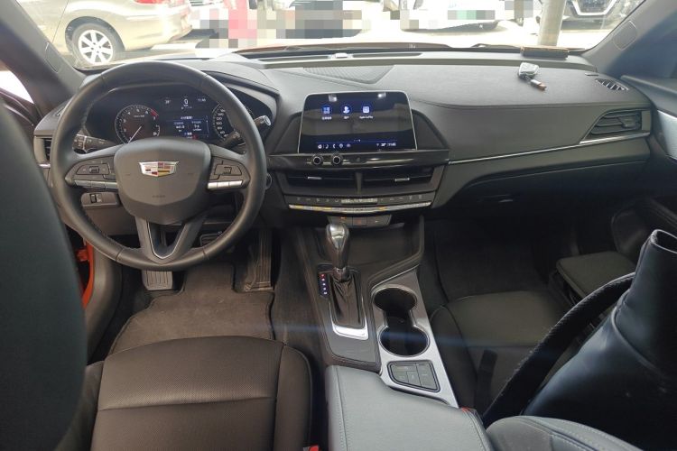 Used Cadillac CT4 2023 25T Luxury Model Center Console