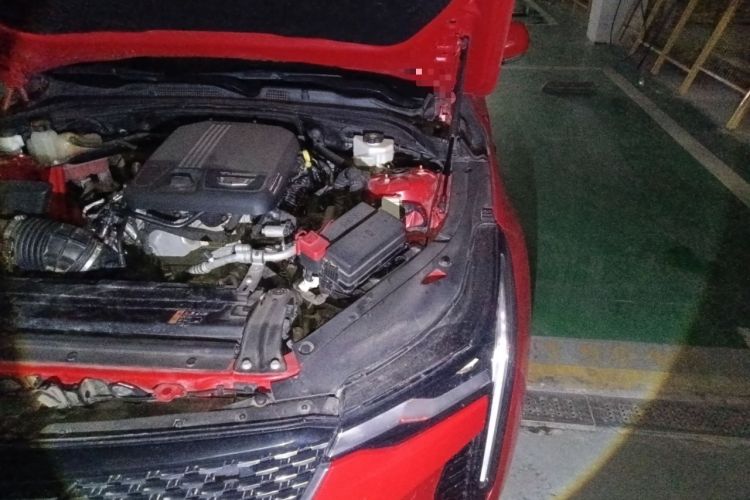 Used Cadillac CT4 2023 28T Luxury Version Engine Bay Left