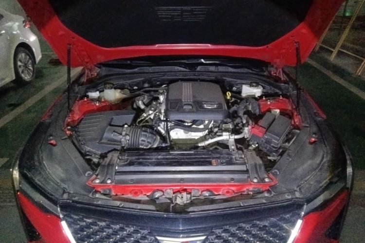 Used Cadillac CT4 2023 28T Luxury Version Engine Bay