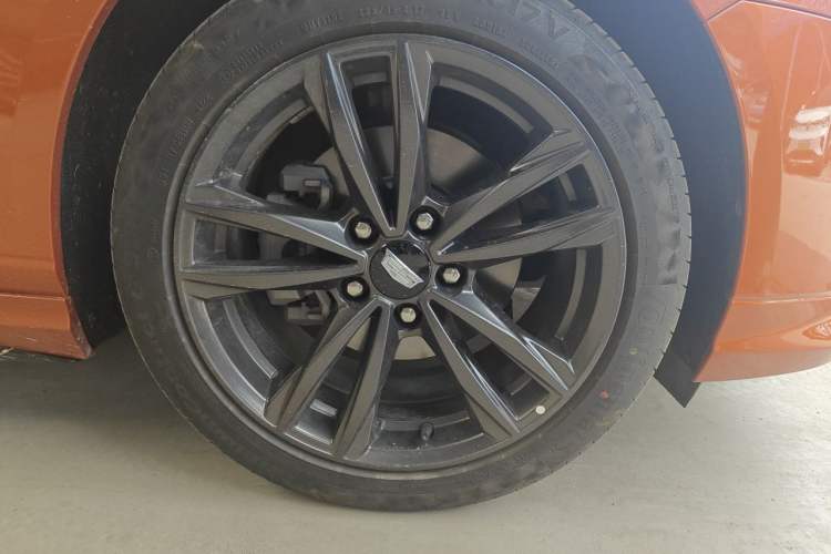Used Cadillac CT4 2023 25T Luxury Model Right Front Wheel Hub