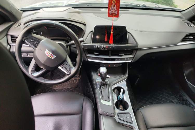 Used Cadillac CT4 2023 25T Luxury Model Center Console