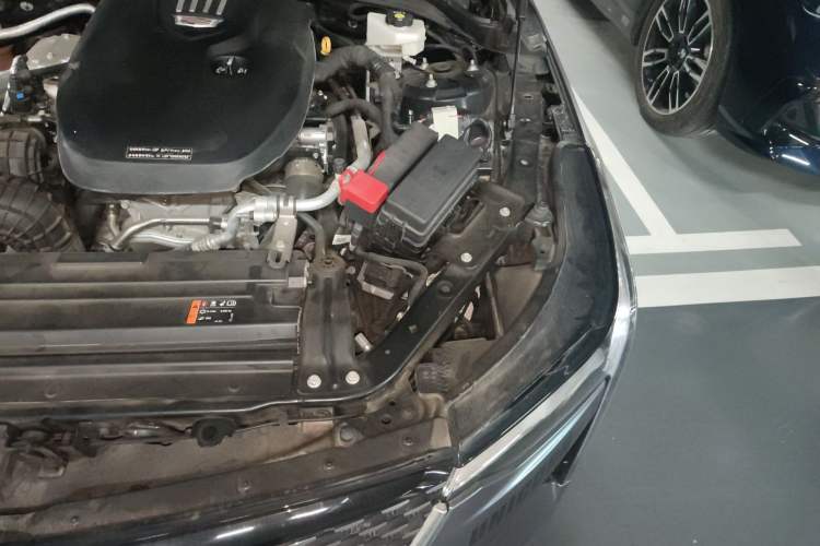 Used Cadillac CT4 2023 25T Luxury Model Engine Bay Left