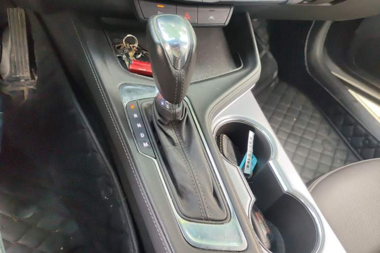 Used Cadillac CT4 2023 25T Luxury Model Gear Lever