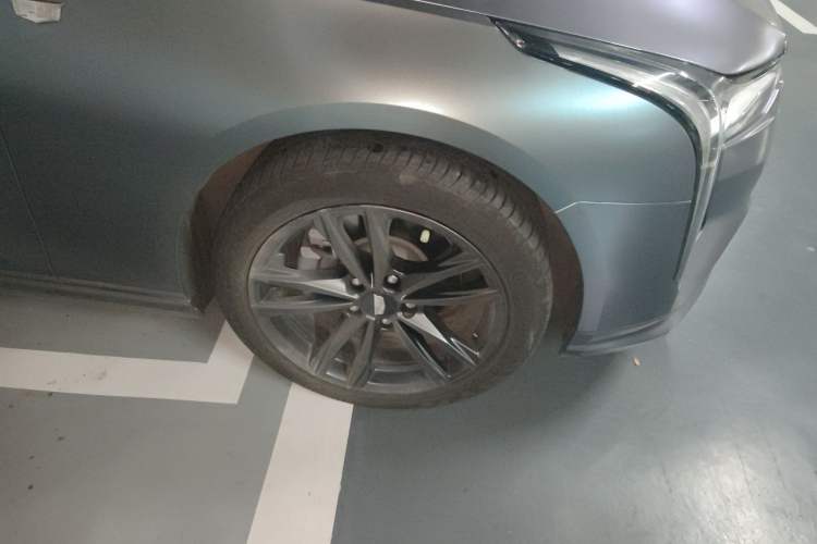 Used Cadillac CT4 2023 25T Luxury Model Right Front Wheel Hub
