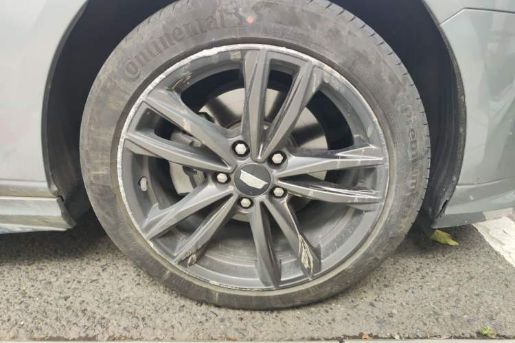 Used Cadillac CT4 2023 25T Luxury Model Right Front Wheel Hub