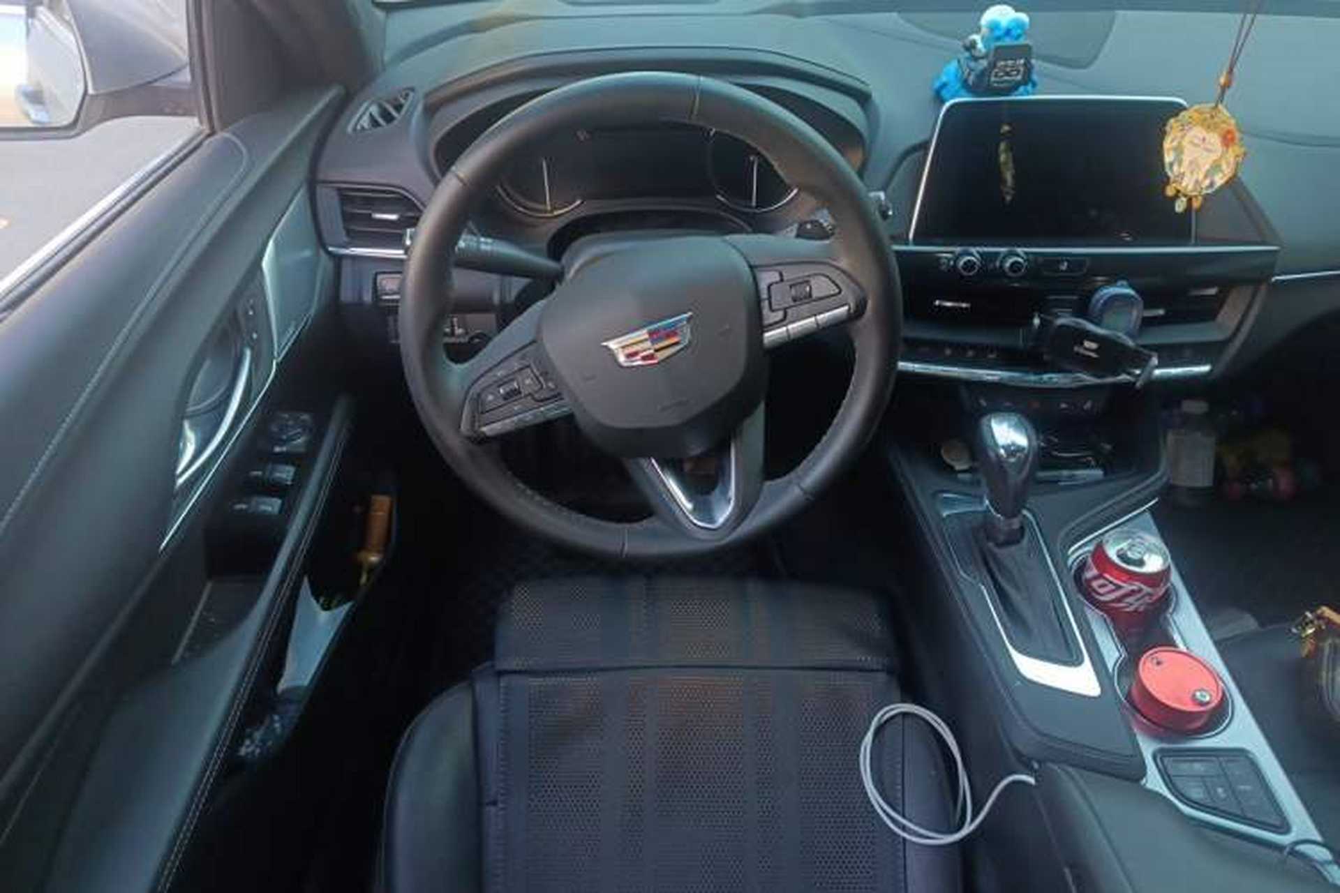 Used Cadillac CT4 2023 28T Luxury Version Steering Wheel