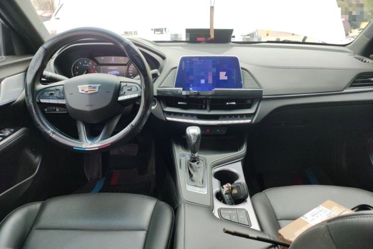 Used Cadillac CT4 2023 25T Luxury Model Center Console