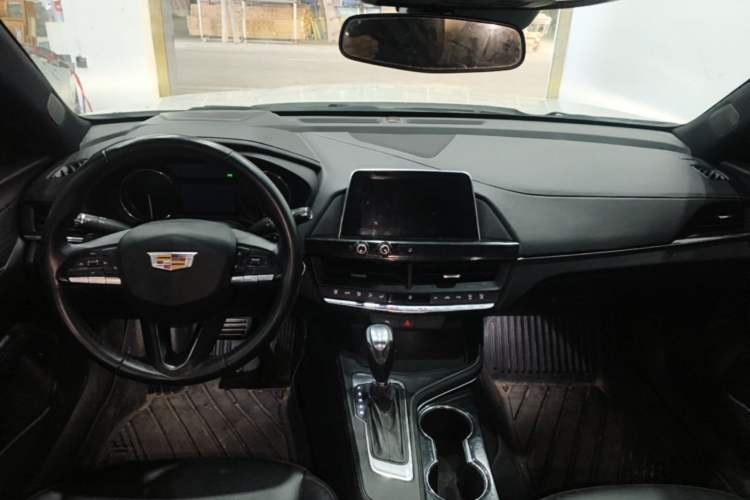 Used Cadillac CT4 2023 25T Luxury Model Center Console