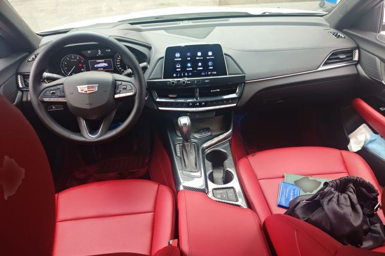 Used Cadillac CT4 2023 25T Fashion Edition Center Console