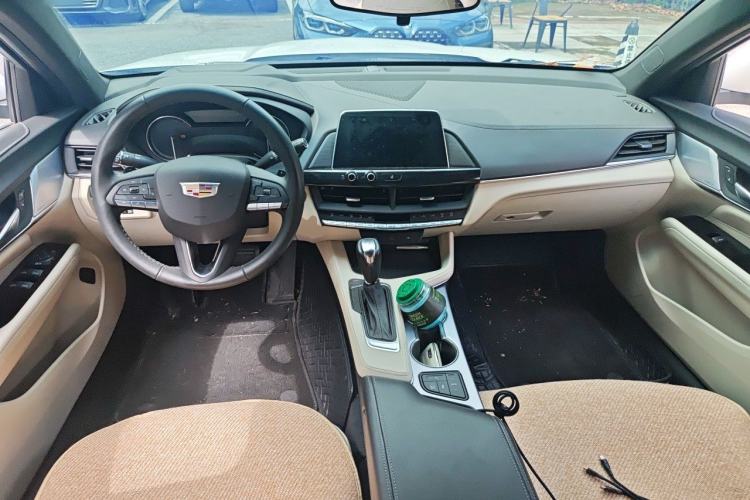 Used Cadillac CT4 2023 25T Luxury Model Center Console