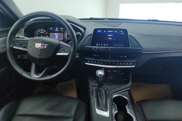 Used Cadillac CT4 2023 25T Luxury Model Center Console