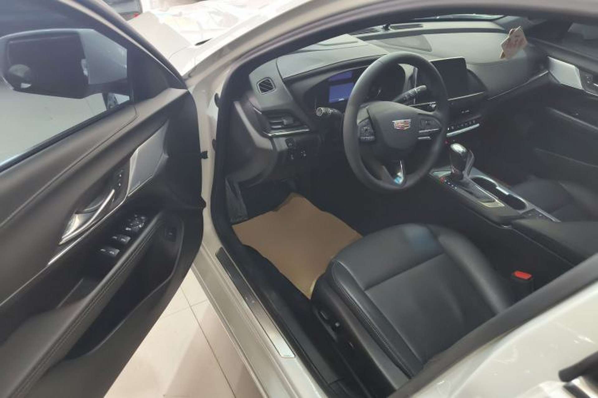 Used Cadillac CT4 2023 25T Luxury Model Driver Seat