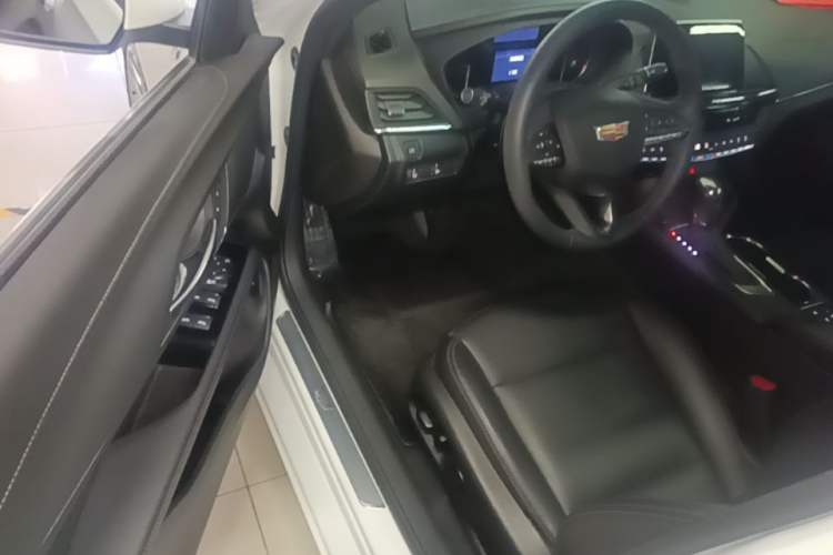 Used Cadillac CT4 2023 25T Fashion Edition Driver Seat