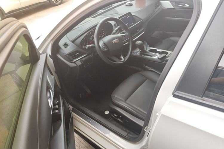 Used Cadillac CT4 2023 25T Luxury Model Driver Seat