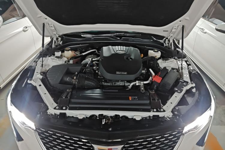 Used Cadillac CT4 2023 25T Luxury Model Engine Bay