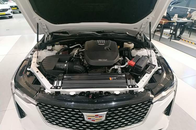 Used Cadillac CT4 2023 25T Luxury Model Engine Bay