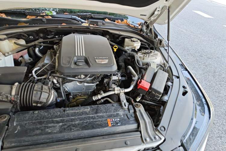 Used Cadillac CT4 2023 28T Luxury Version Engine Bay Left