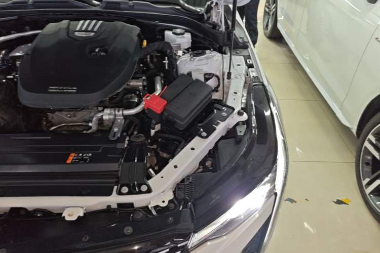 Used Cadillac CT4 2023 25T Fashion Edition Engine Bay Left