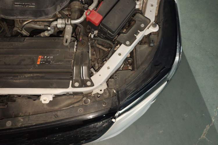 Used Cadillac CT4 2023 25T Fashion Edition Engine Bay Left