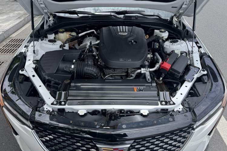 Used Cadillac CT4 2023 25T Fashion Edition Engine Bay